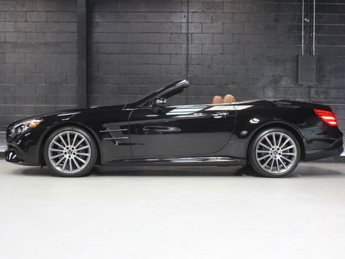 Used 2017 Mercedes-Benz SL 550 image 3