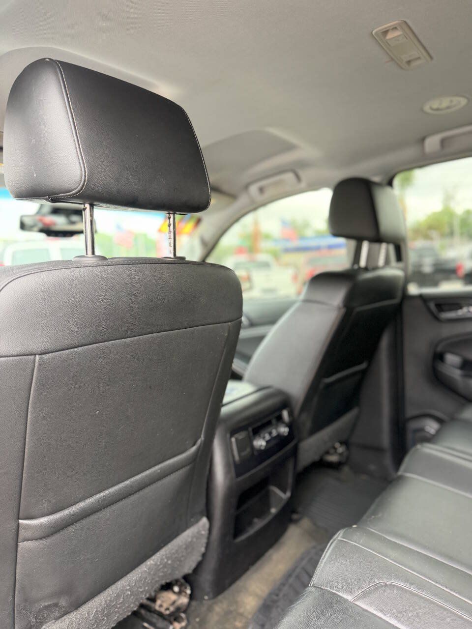 Used 2018 Chevrolet Suburban LT RWD image 20