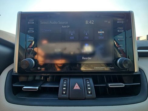 Used 2019 Toyota RAV4 Limited w/ Cold Weather Package FWD image 26