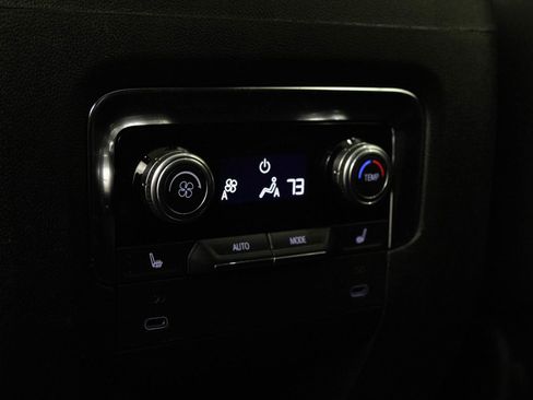 Used 2025 GMC Yukon Elevation image 34