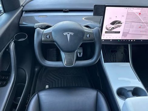 Used 2021 Tesla Model Y Long Range image 16