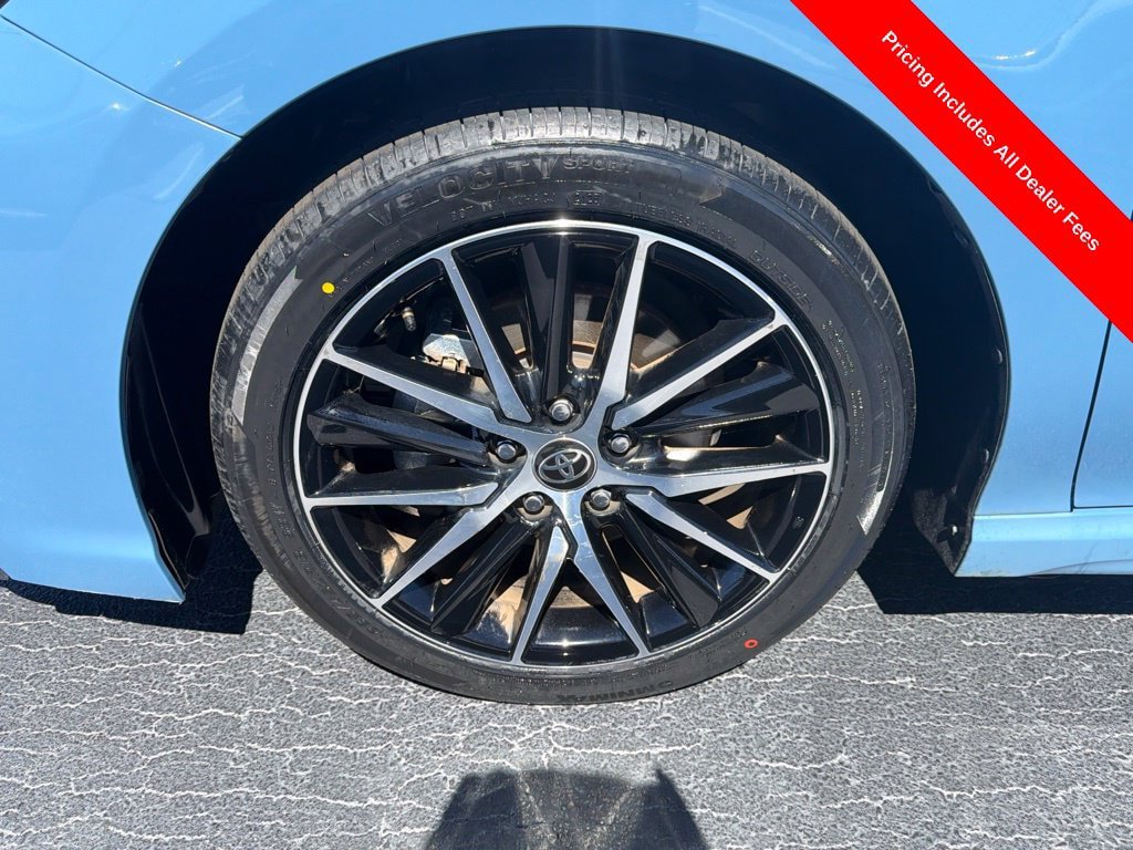 Used 2024 Toyota Camry SE FWD image 2