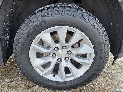 Used 2020 Chevrolet Silverado 1500 Custom w/ Custom Value Package image 8