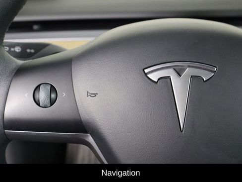 Used 2023 Tesla Model 3 Standard Range image 8