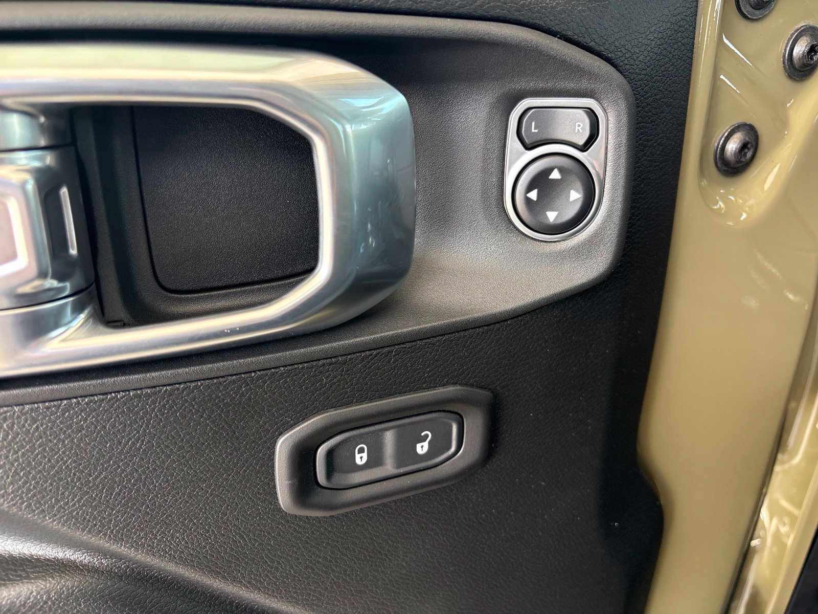 New 2026 Jeep Gladiator Sport AWD/4WD image 11