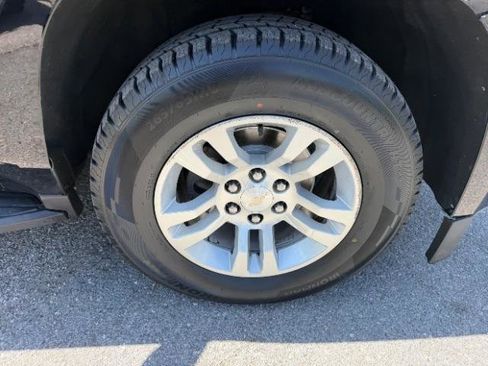 Used 2019 Chevrolet Suburban LT AWD/4WD image 13