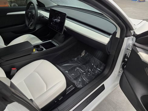 Used 2023 Tesla Model 3 Performance image 27