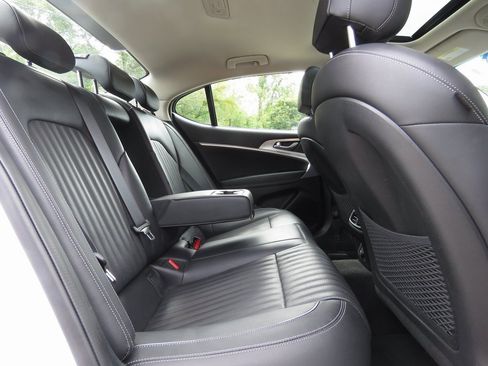 Used 2022 Genesis G70 2.0T w/ Prestige Package image 18