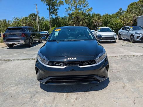 Certified 2024 Kia Forte LXS FWD image 3