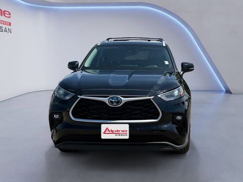 Used 2022 Toyota Highlander XLE AWD/4WD image 8