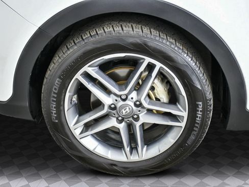 Used 2019 Hyundai Santa Fe XL image 35