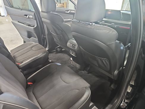 Used 2025 Hyundai Palisade Calligraphy AWD/4WD image 11