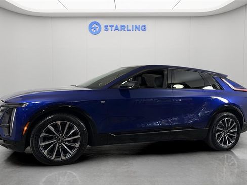 Used 2025 Cadillac Lyriq Sport image 2