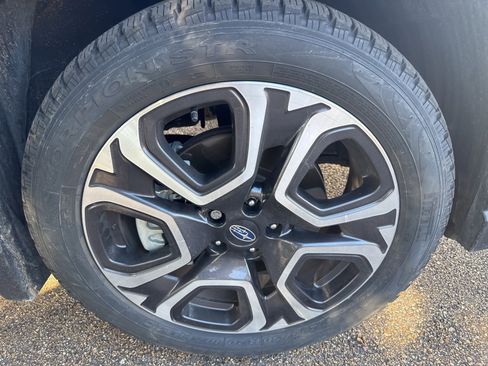 Used 2023 Subaru Ascent Touring image 9