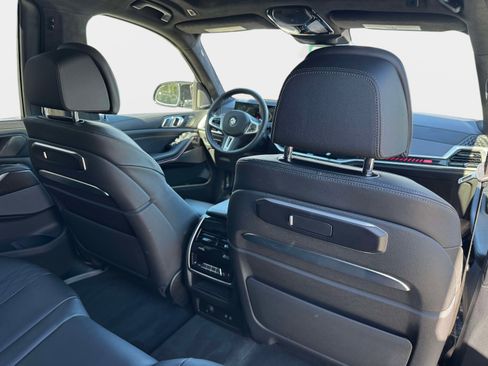 Used 2026 BMW X7 M60i image 29
