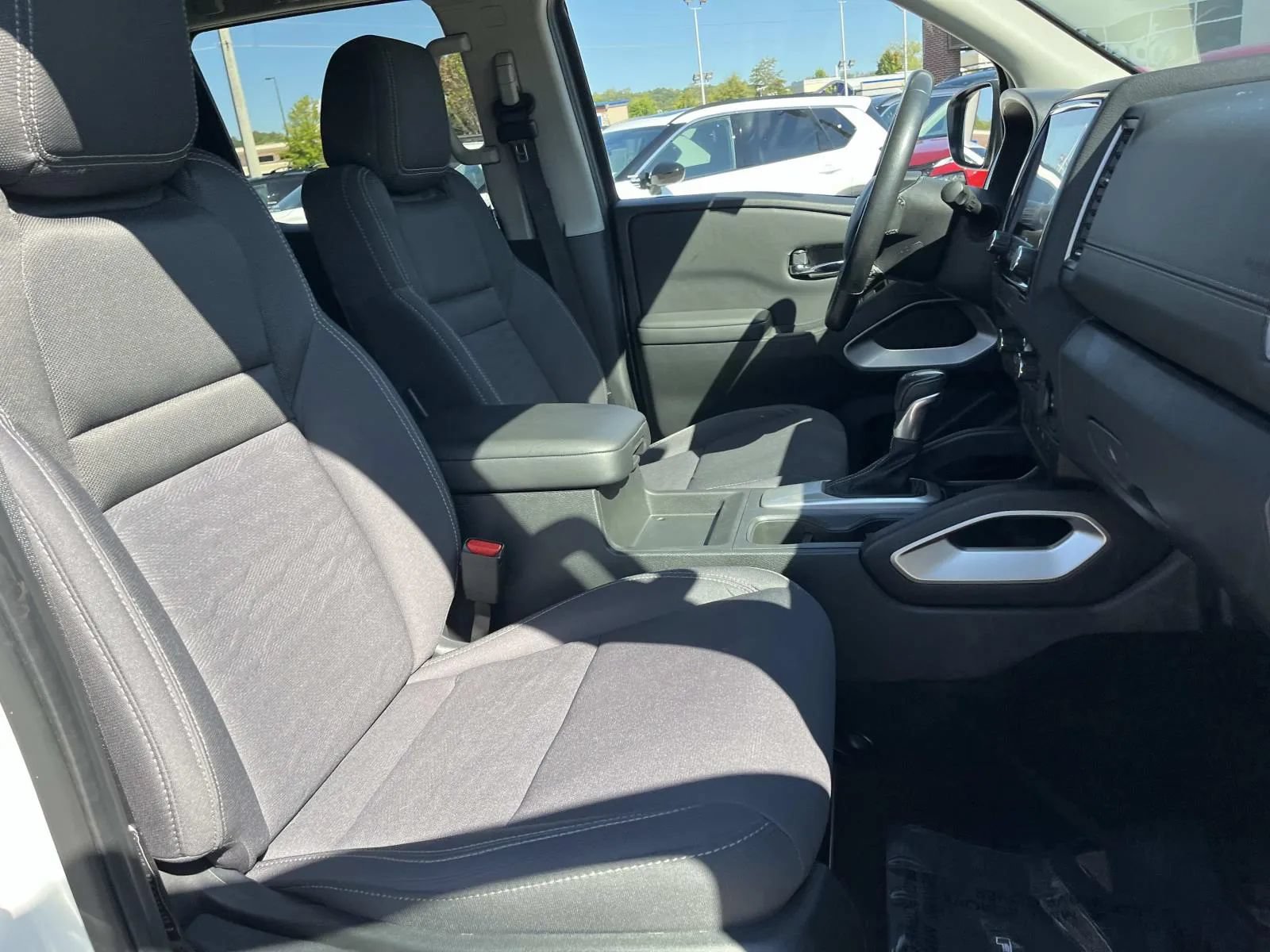 Used 2024 Nissan Frontier SV RWD image 24