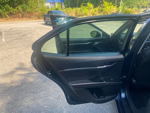 Used 2019 Toyota Camry LE w/ Convenience Package FWD image 39