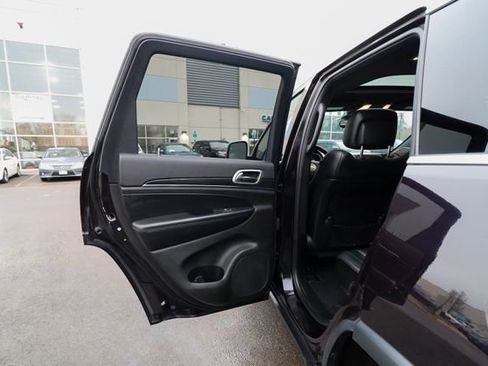 Used 2019 Jeep Grand Cherokee Limited AWD/4WD image 34