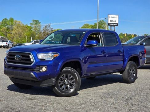 Used 2023 Toyota Tacoma SR5 image 2