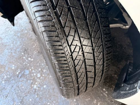 Used 2018 INFINITI QX60 3.5 Sport Utility 4D w/ Deluxe Technology Package image 43