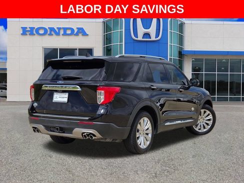 Used 2023 Ford Explorer King Ranch w/ Technology Package RWD image 3