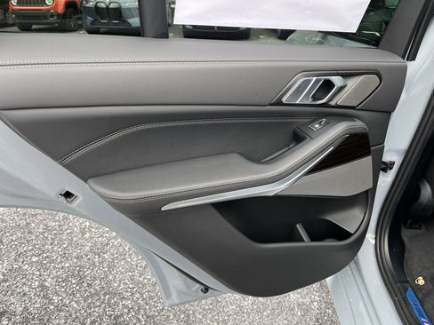 Used 2026 BMW X5 xDrive40i w/ M Sport Package image 17