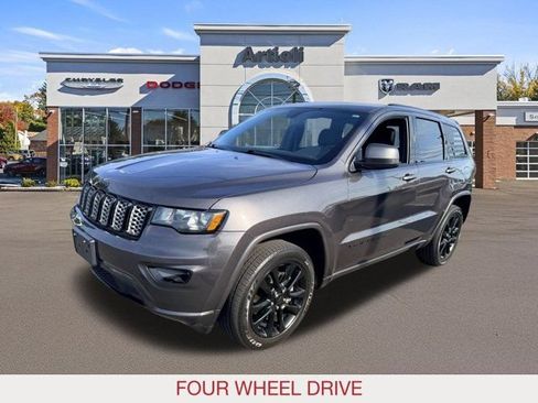 Certified 2021 Jeep Grand Cherokee Laredo X AWD/4WD image 4
