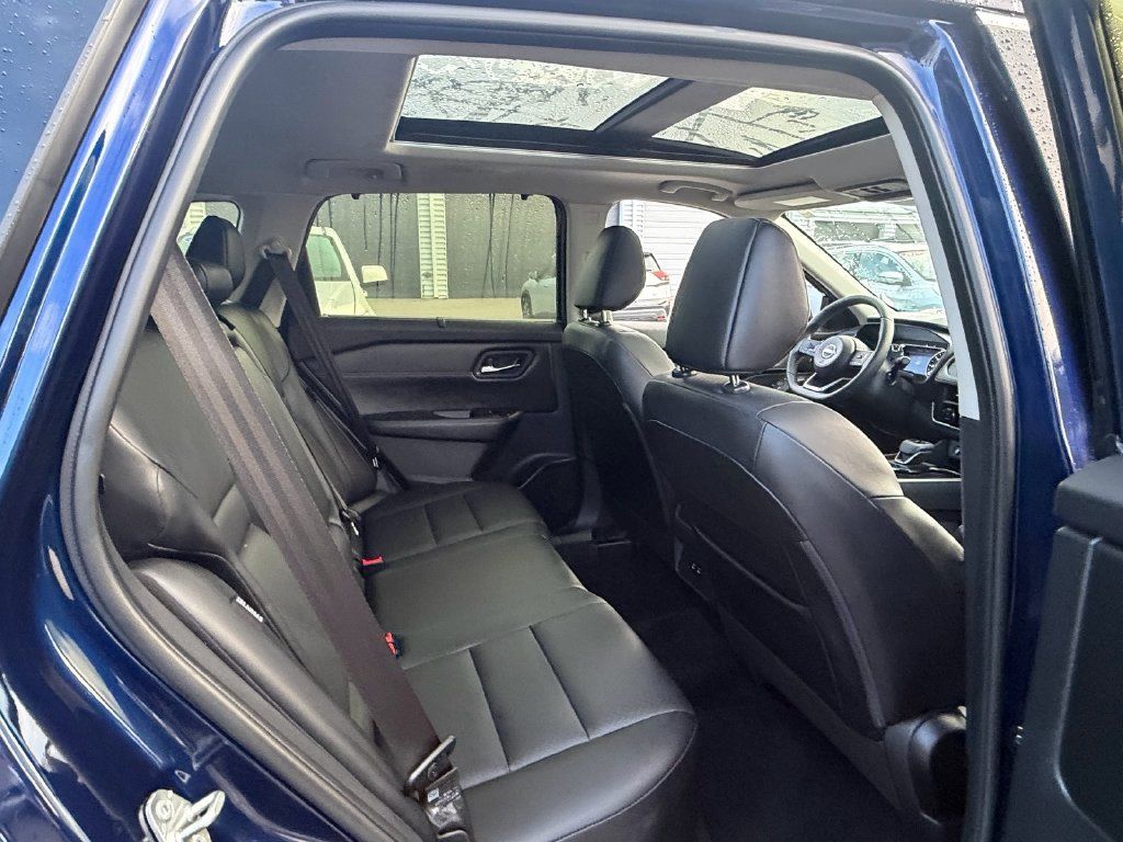Certified 2024 Nissan Rogue SV w/ SV Premium Package FWD image 15