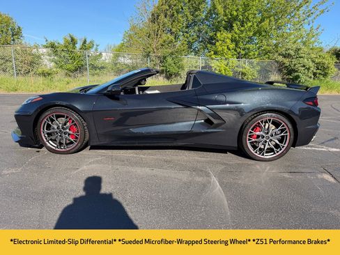 Used 2023 Chevrolet Corvette Stingray Premium Conv w/ Z51 Performance Package RWD image 12