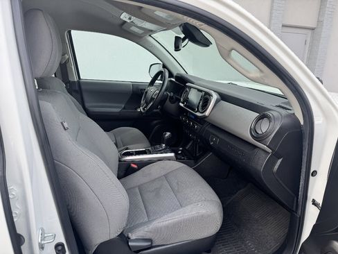 Used 2023 Toyota Tacoma SR5 w/ Technology Package AWD/4WD image 12