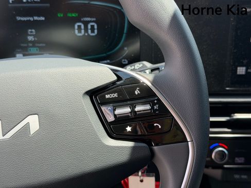 New 2026 Kia Niro LX FWD image 13