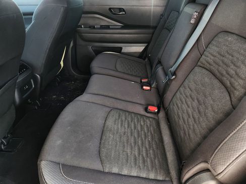 Used 2025 Nissan Pathfinder SV image 29