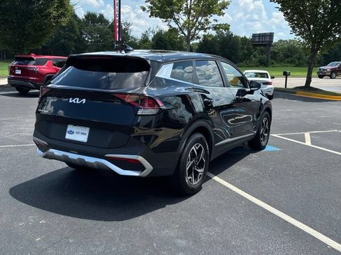 Used 2024 Kia Sportage LX FWD image 5