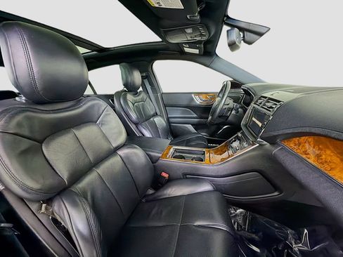 Used 2018 Lincoln Continental Select FWD image 34