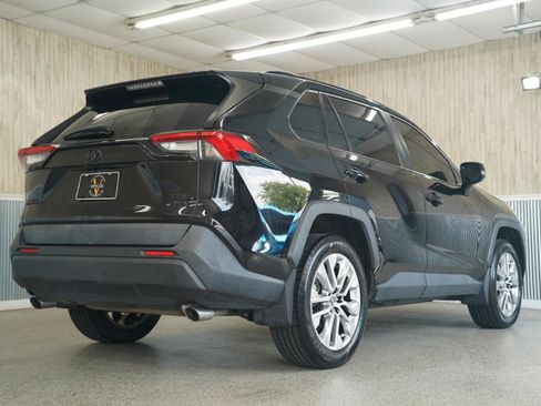 Used 2021 Toyota RAV4 XLE Premium AWD/4WD image 10
