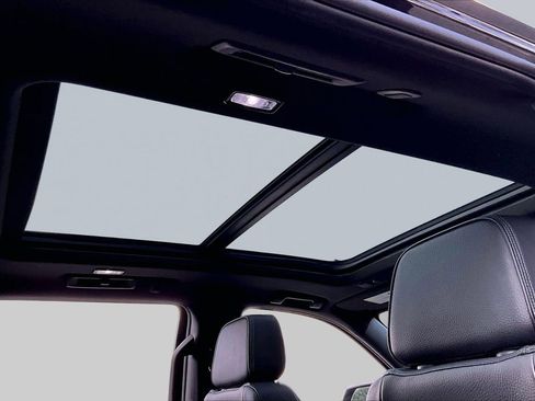 Used 2023 GMC Yukon Denali image 15