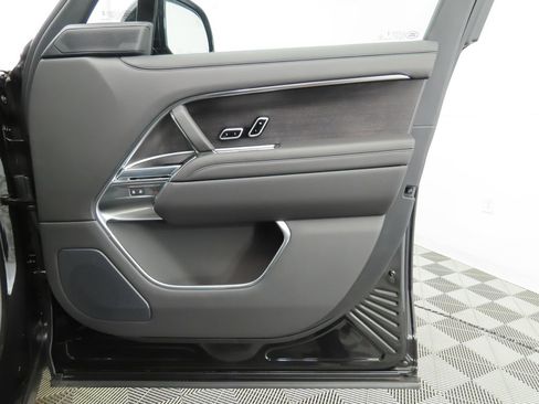 New 2026 Land Rover Range Rover SE image 24