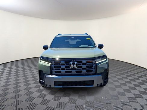 Used 2026 Honda Pilot TrailSport image 2