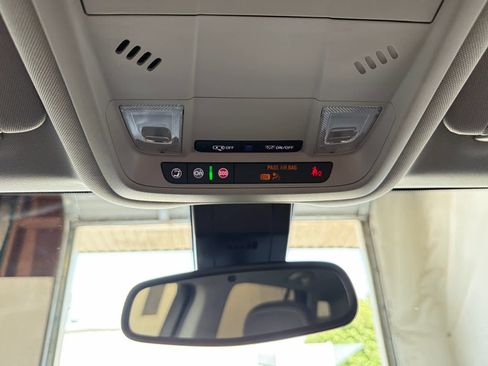 Used 2024 GMC Terrain SLE w/ Driver Convenience Package FWD image 47