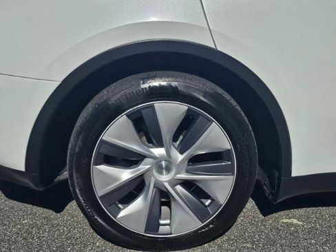 Used 2023 Tesla Model Y Long Range AWD/4WD image 15
