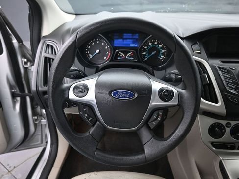 Used 2013 Ford Focus SE FWD image 18