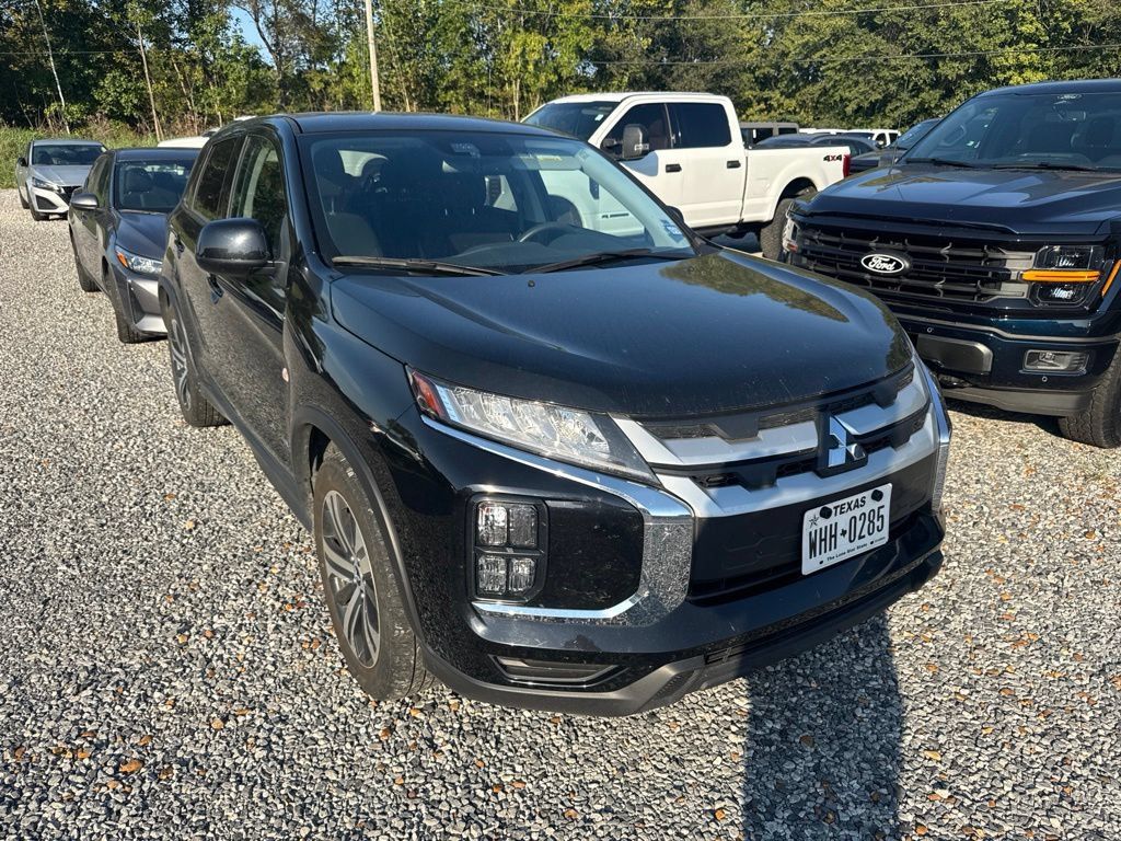 Used 2025 Mitsubishi Outlander Sport SE AWD/4WD image 2