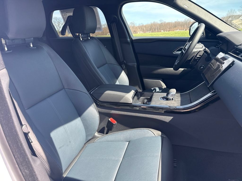 New 2026 Land Rover Range Rover Velar Dynamic SE AWD/4WD image 16