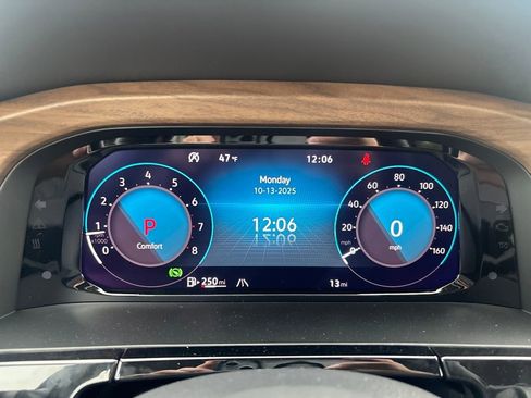 New 2026 Volkswagen Atlas SE image 9