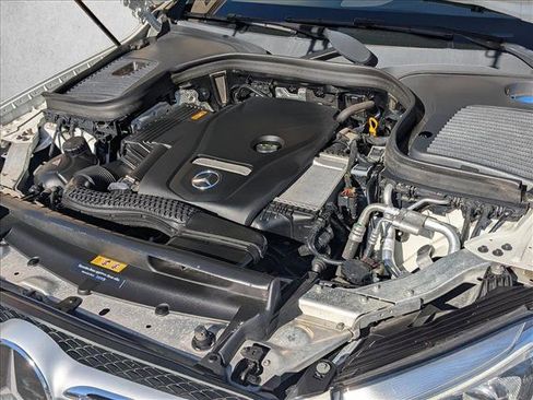 Used 2018 Mercedes-Benz GLC 300 4MATIC image 23