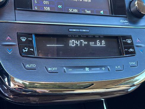 Used 2014 Toyota Avalon XLE Touring FWD image 16