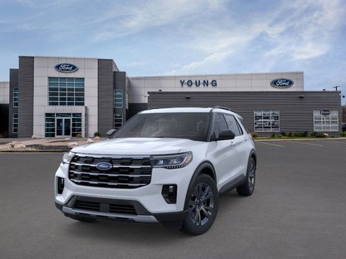 New 2026 Ford Explorer Active w/ Active Comfort Package image 2