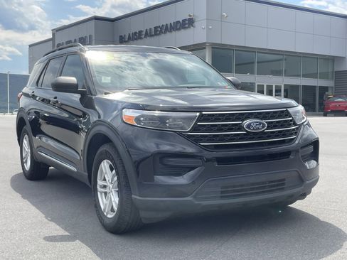 Used 2023 Ford Explorer XLT AWD/4WD image 1