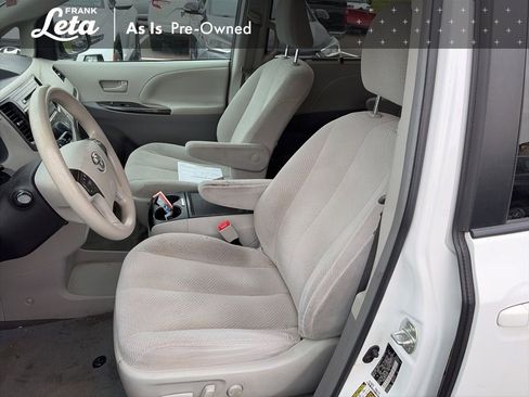 Used 2014 Toyota Sienna LE FWD image 10