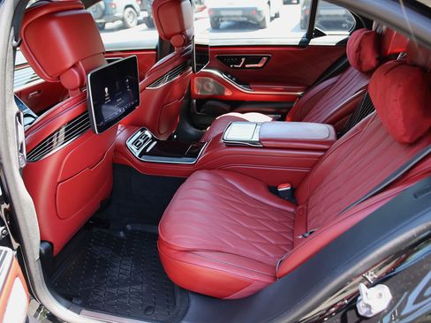 Used 2025 Mercedes-Benz S 63 AMG S image 21